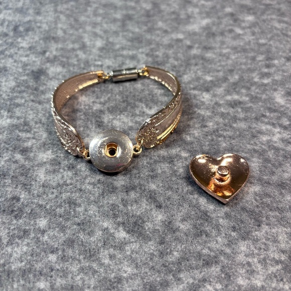 Elegant Heart Bracelet with Button Snap Charm - Picture 8 of 14